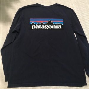 Patagonia • long sleeve logo shirt